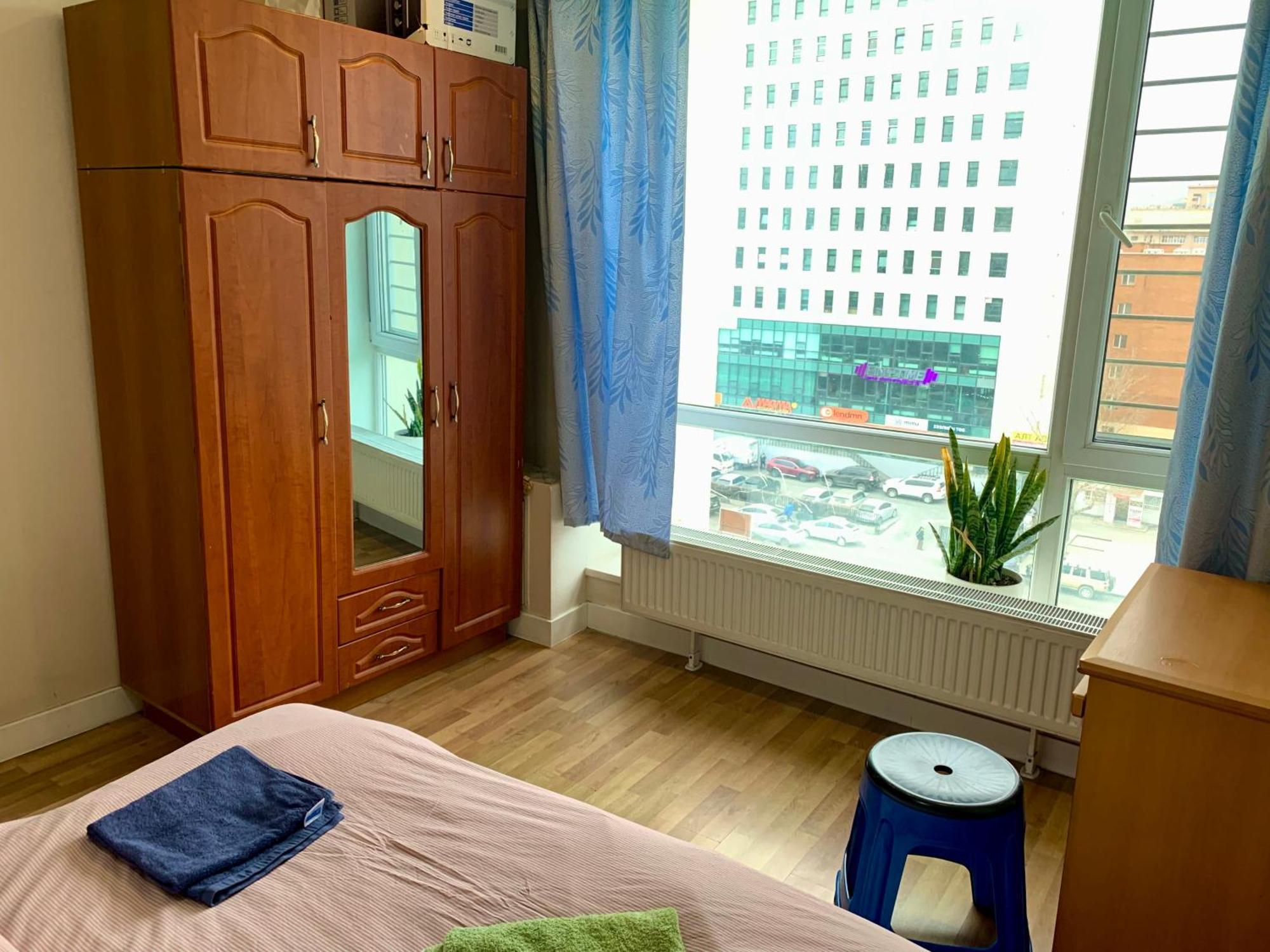 City Center Double Bedroom With Private Bathroom, Shared Kitchen Улан-Батор Экстерьер фото